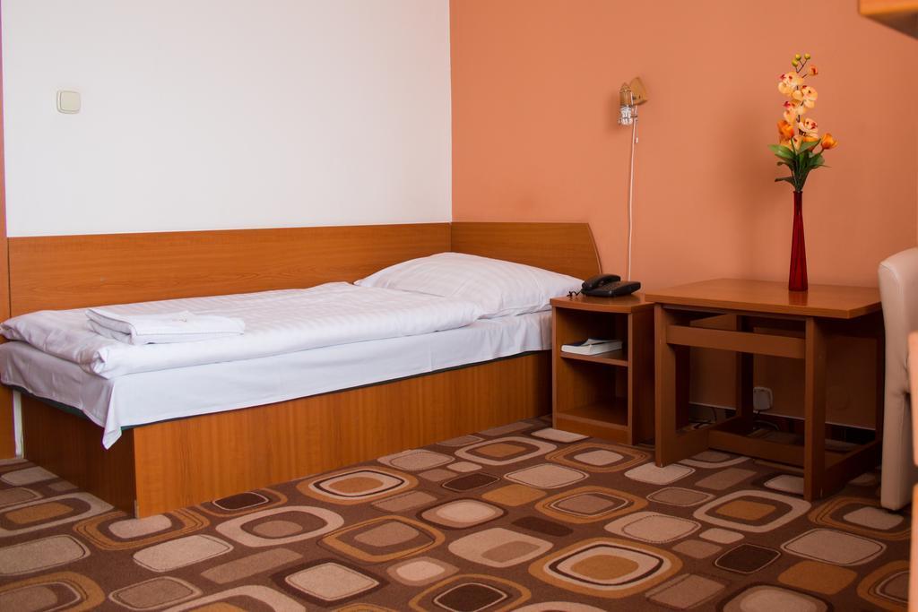 Hotel Druzba ミハロフツェ エクステリア 写真